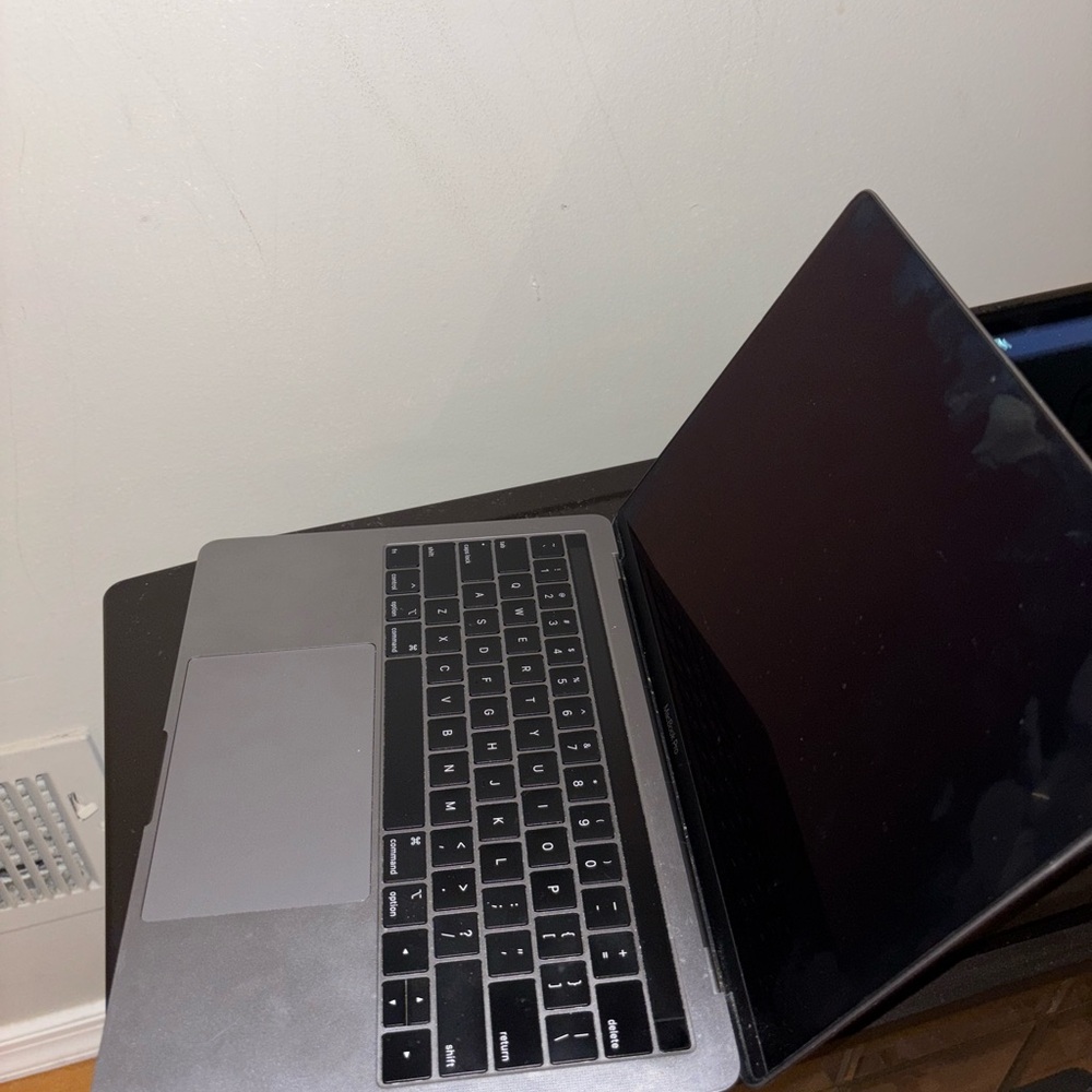 2019 Apple MacBook Air Silver Slim Design with Backlit Keyboard